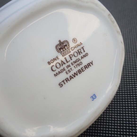 Adorable Vintage White Bone China Nantucket Strawberry/Butterfly Handled Porcela - Picture 13 of 13